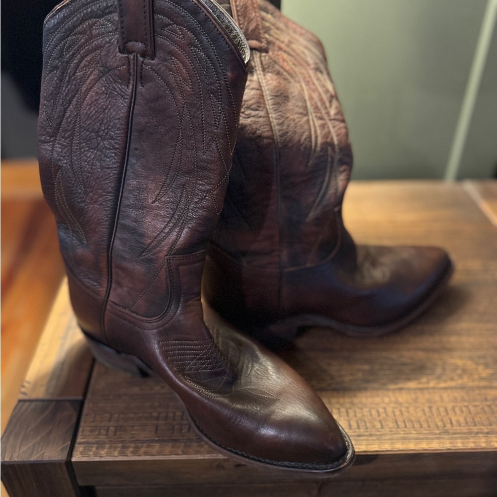 Frye Billy Boots - Brown, size 9.5